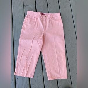 NWOT Chaps - Woman’s peach denim crop jeans, Size: 8P